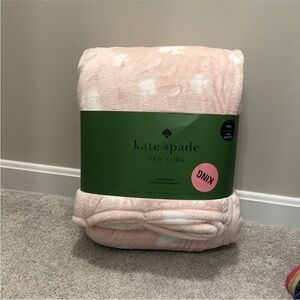 NWT KING Kate Spade Pink Polka Dot Blanket